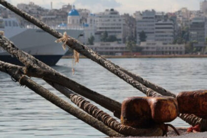 ακινητοποιήσεις Πρωτομαγιά ακτοπλοΐα λεωφορεία