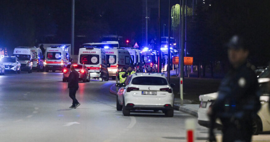 CH-47 Άγκυρα μεταγωγικό συνετρίβη 5 τραυματίες