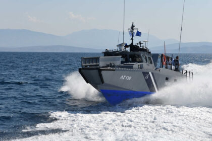 αποβίβαση παραλία Αγαθή Ρόδου λέμβος