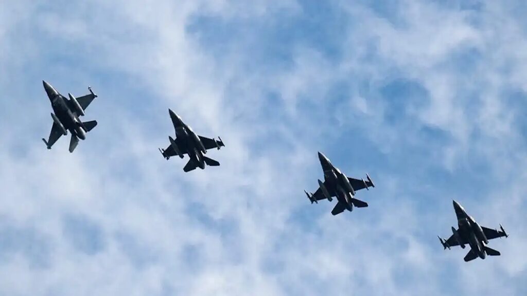 παραβάσεις FIR Αθηνών με τουρκικά UAV