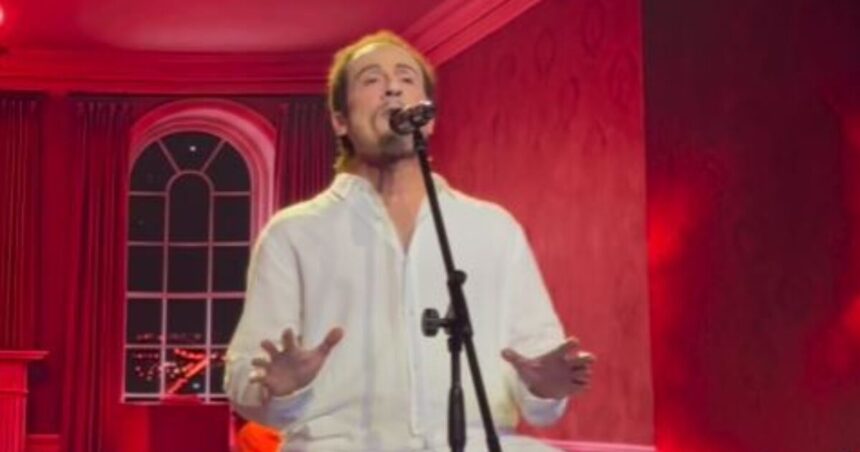 Ραφαηλίδης ως Γιάννης Πάριος στο YFSF