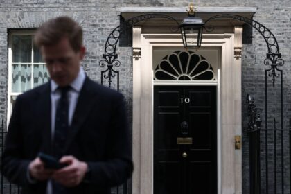 Κιρ Στάρμερ υπό πίεση μετά τις τοπικές εκλογές