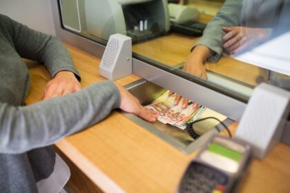 Χρηματιστήριο Αθηνών κέρδη τράπεζες ΔΕΗ
