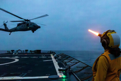 μαχητικό F-18 επενέργεια στον Κόλπο του Ομάν