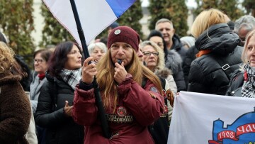 φοιτητική διαδήλωση Βελιγράδι έξω από προεδρικό