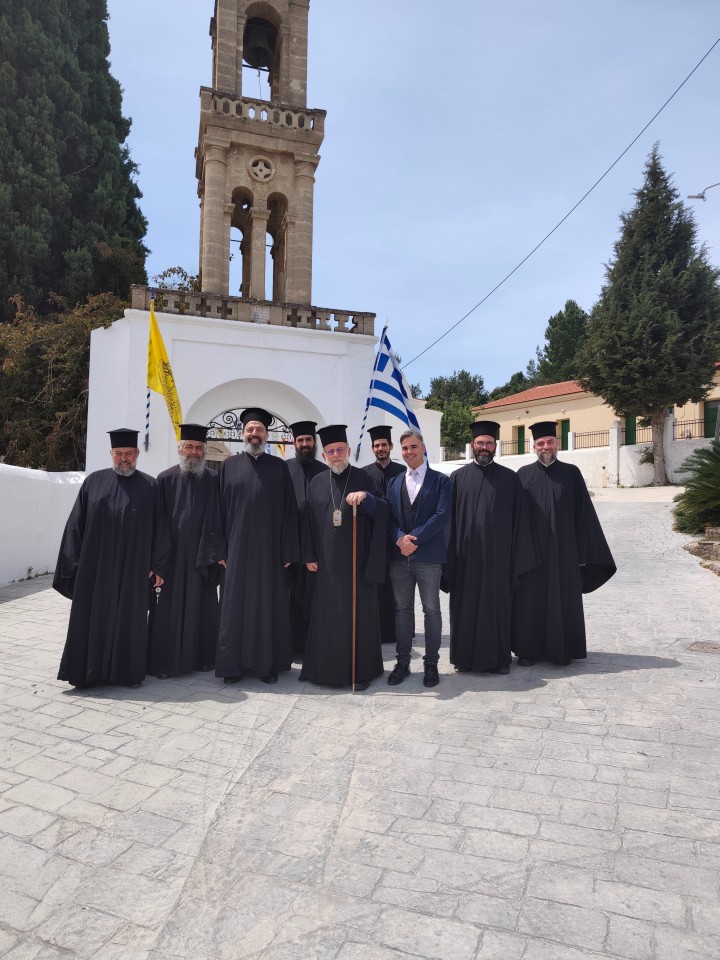 Πανήγυρη Άγιος Ιωάννης Βάτι Ρόδου με κληρικούς και πιστούς