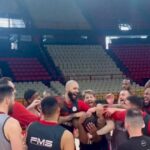 Ταϊρίκ Τζόουνς γενέθλια στην προπόνηση του Ολυμπιακού