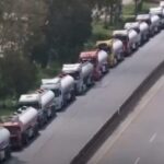 βυτιοφόρα στο Ράμπια-Αλ Γιαρουμπίγια μεταφορά πετρελαίου