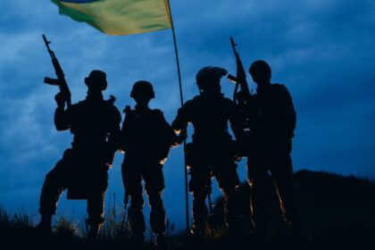 αύξηση μισθών στρατιωτών Ουκρανία ανακοίνωση