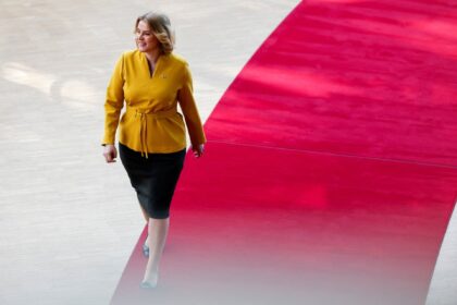 Εβίκα Σιλίνια παραίτηση πρωθυπουργός Λετονία