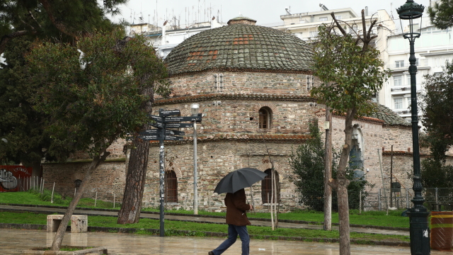 άστατος καιρός σήμερα με νεφώσεις και βροχές