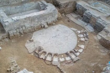 κυκλικό δημόσιο λουτρό Αλεξάνδρεια tholos