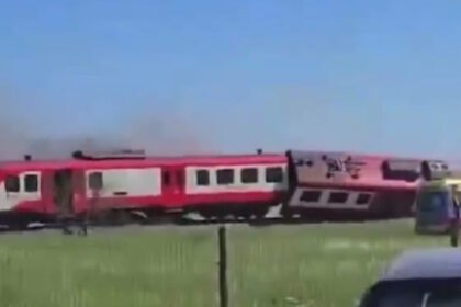 τρένο συγκρούστηκε με φορτηγό κοντά Πόζναν