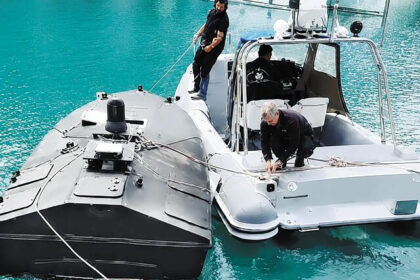 ναυτικό drone Λευκάδα πλωτό κομμάτι με GPS