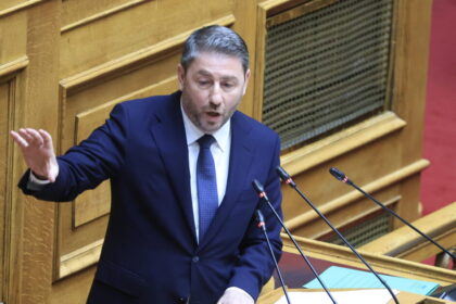 Ανδρουλάκης Μαζί βάζουμε τέλος σχόλιο