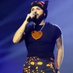 Ακύλας Eurovision πρόβα με πατίνι