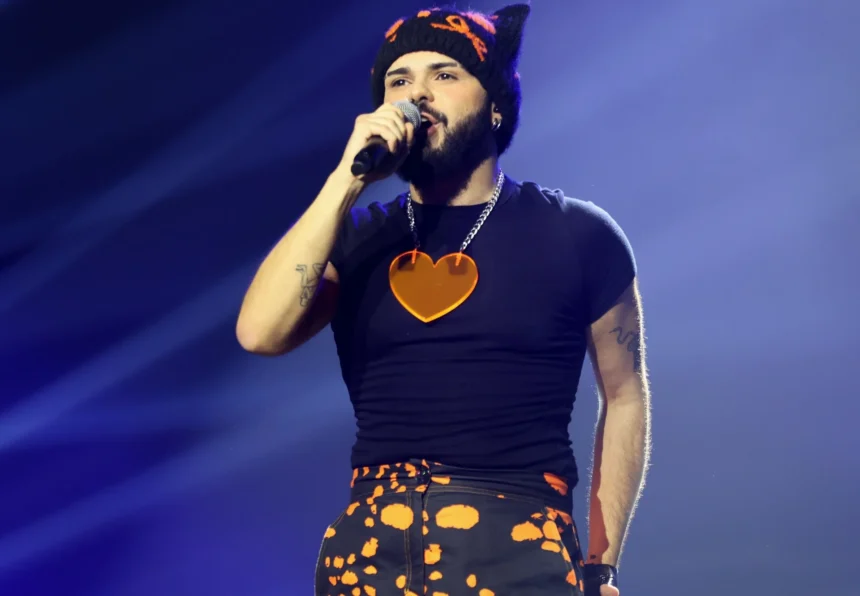 Ακύλας Eurovision πρόβα με πατίνι