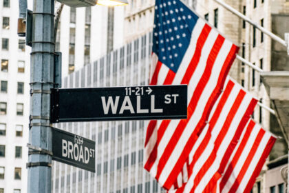 Wall Street ρεκόρ και εκεχειρία ΗΠΑ-Ιράν