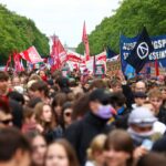 διαδήλωση μαθητών κατά της υποχρεωτικής στρατιωτικής θητείας