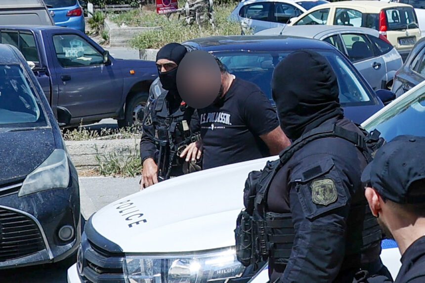 43χρονος Βορίζια υπό κατ' οίκον περιορισμό