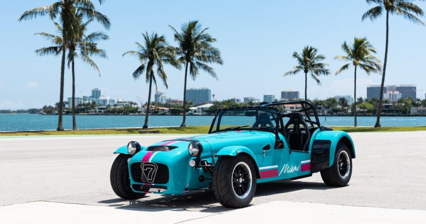 Caterham Seven Miami Special Edition με Aqua χρώμα