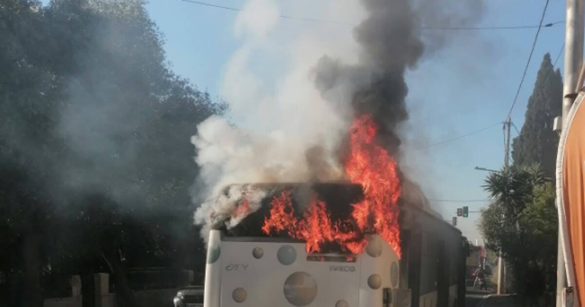 λεωφορείο φωτιά λεωφόρος Φυλής Ίλιον