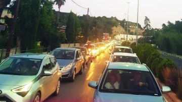 Καρυστιανού ανακοινώνει στελέχη μόνο στην ιστοσελίδα