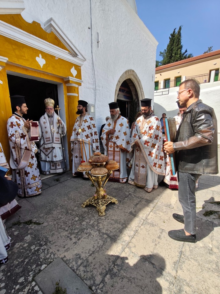 Πανήγυρη Άγιος Ιωάννης Βάτι Ρόδου με κληρικούς και πιστούς