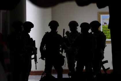 Πυροβολισμοί στη Γερουσία γερουσιαστής Ρόναλντ ντελα Ρόσα