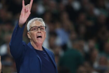 Γκόρντον Χέρμπερτ NZ Breakers προπονητής