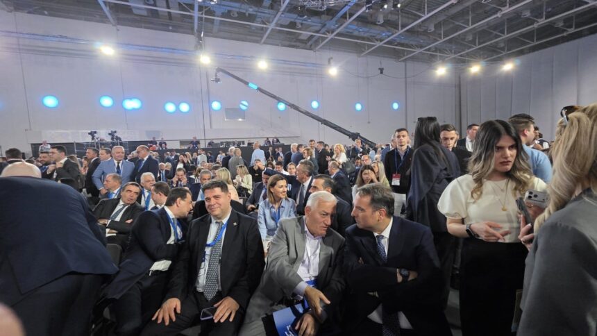 Άδωνις Γεωργιάδης στο συνέδριο με κάλεσμα συσπείρωσης