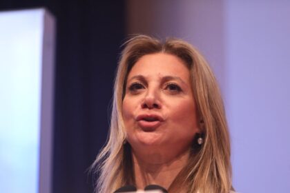 Μαρία Καρυστιανού κατηγορεί Ευρωπαϊκή Επιτροπή καλύπτει