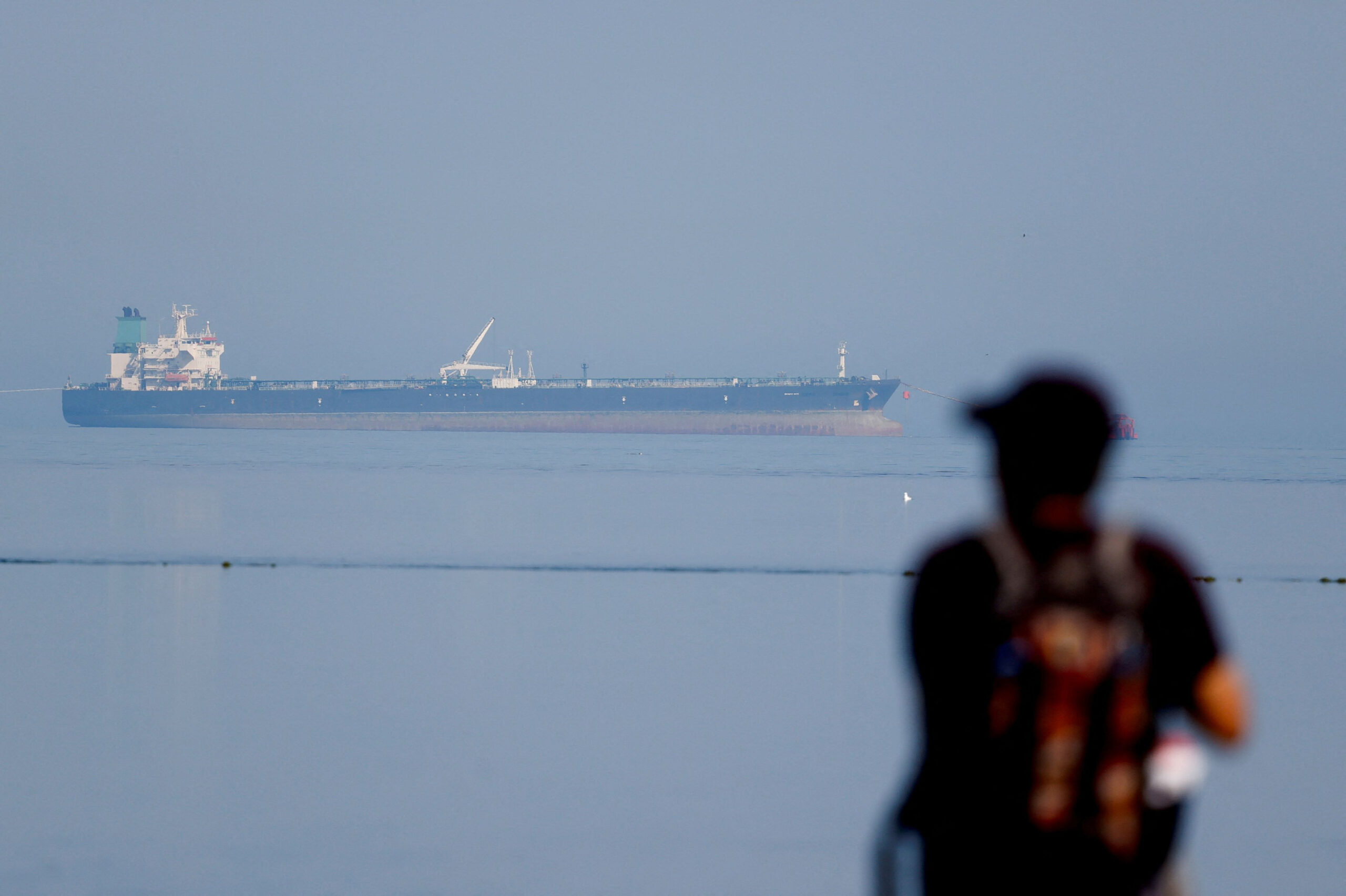 εμπορικά αποθέματα πετρελαίου μείωση και τιμές