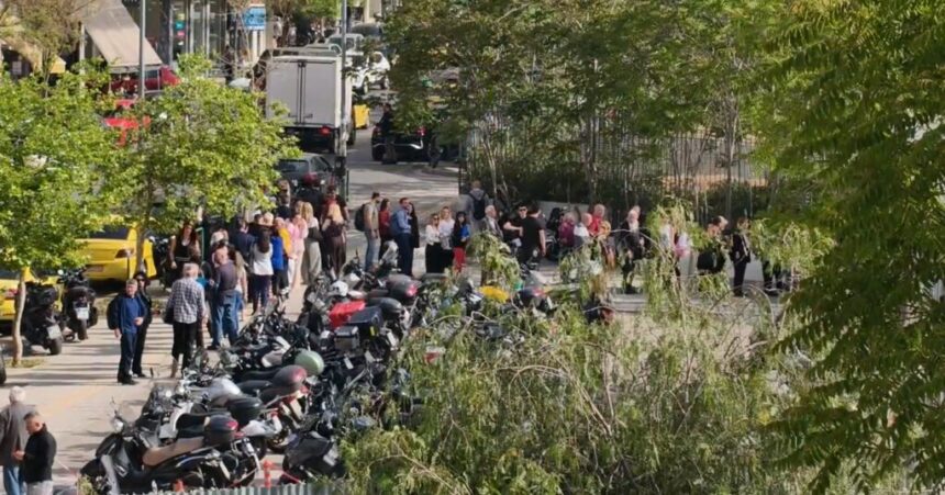 Ουρές στο Ειρηνοδικείο Αθήνας με μέτρα ασφαλείας