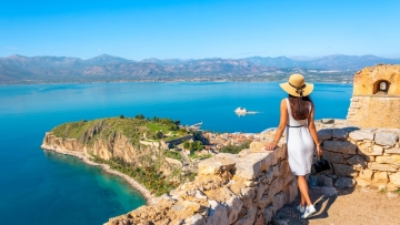 κρατήσεις τελευταίας στιγμής στην Ελλάδα και Ισπανία