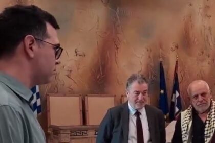 ορκωμοσία Πέτρου Κωνσταντίνου στο Δημαρχείο Αθήνας