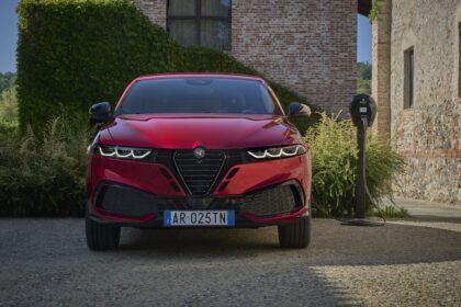 ψηφιακό teaser C‑SUV Alfa Romeo