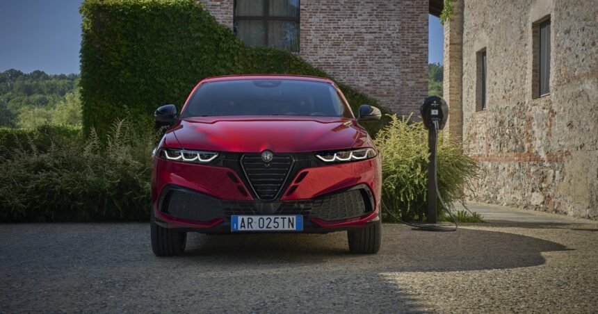 ψηφιακό teaser C‑SUV Alfa Romeo
