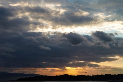 Αρκάς σκίτσο σχολιάζει φόβο και εξουσία