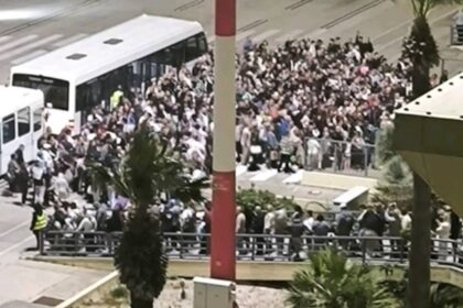 Ουρές στο αεροδρόμιο Ρόδου αεροδρόμιο Ρόδου