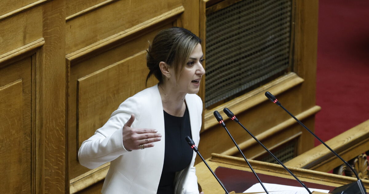 Ειρήνη Αγαπηδάκη αδιαθεσία στη Βουλή μεταφορά Ευαγγελισμός