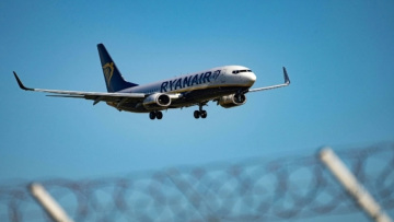 Ryanair Θεσσαλονίκη συζήτηση για βάση στο Μακεδονία