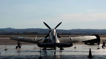 Τζορτζ Νταν και Spitfire MJ755 ιστορική παράδοση