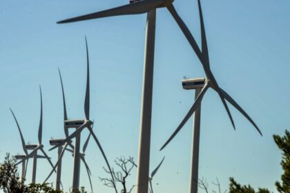 ανεμογεννήτριες Νότια Ρόδο αντίθεση Κυνηγετικός Σύλλογος