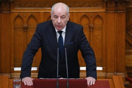Σούλιοκ αρνείται να παραιτηθεί Σούλιοκ παραιτηθεί