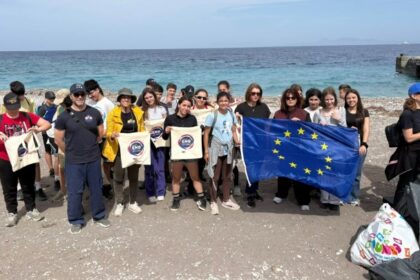 130 κιλά σκουπιδιών σε 370 μέτρα στη Ρόδο