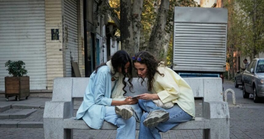 ενεργειακή μετάβαση Ισπανία και επαναφορά ίντερνετ Ιράν