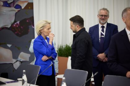 Ζελένσκι ζητά ενιαία ευρωπαϊκή φωνή στο Γερεβάν