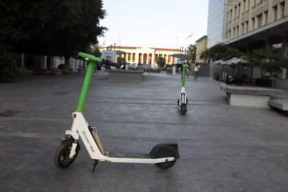 12χρονος με ηλεκτρικό πατίνι Χαλκιδική