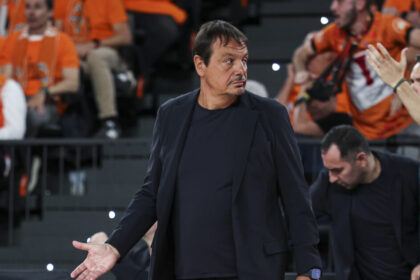 Αταμάν σχολιάζει την εμφάνιση του Τι Τζέι Σορτς